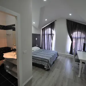 https://rose-garden.albaniahotels.org